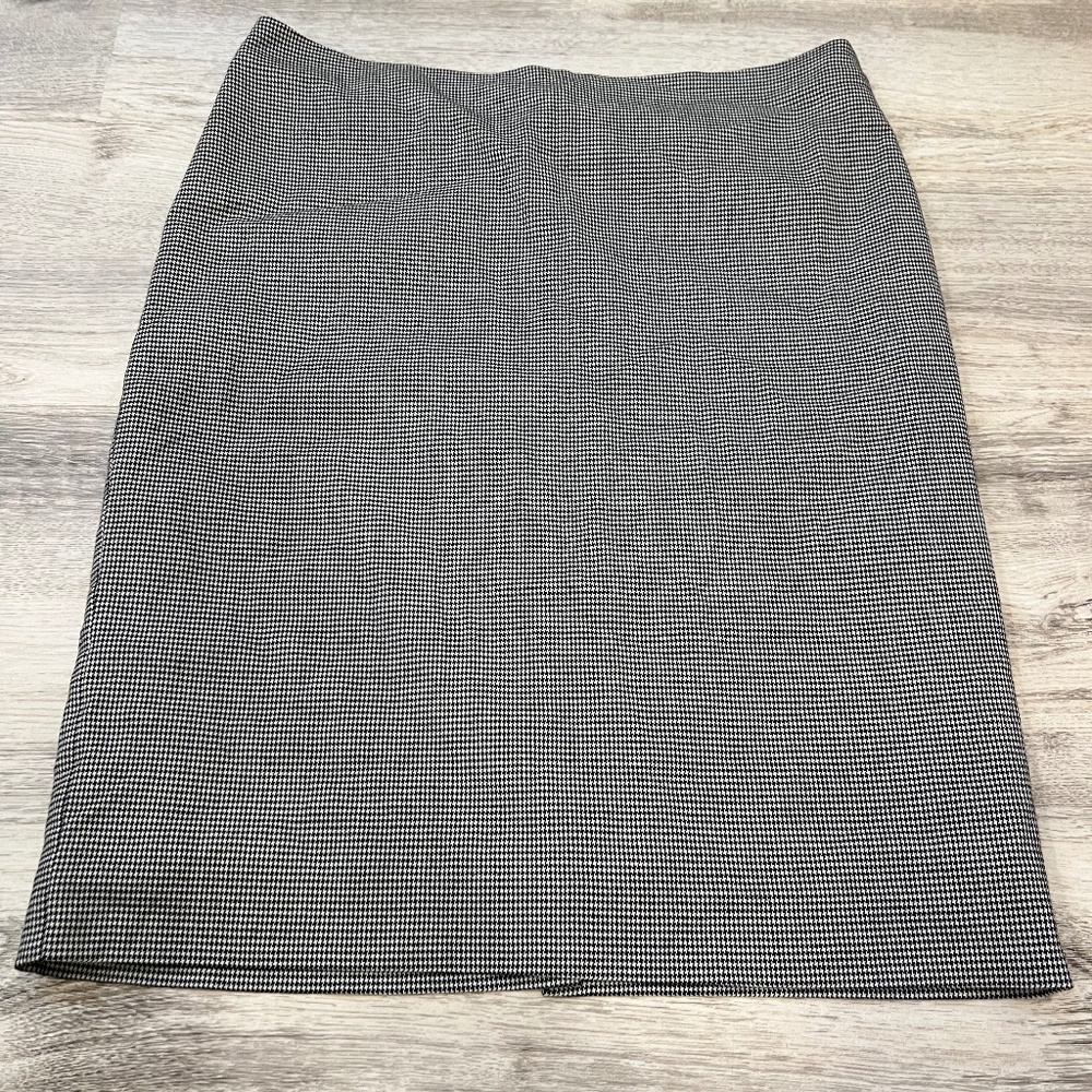 White House Black Market Pencil Skirt Size 8
